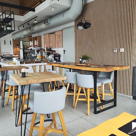 White Luxury Acomodação com café da manhã Tessalónica Exterior foto